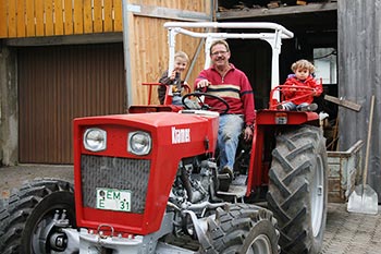 Traktorfahrt mit dem Bauern